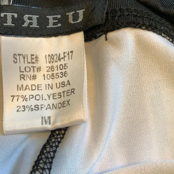 2 Pairs of TREU Athletic Leggings - Picture 5 of 8